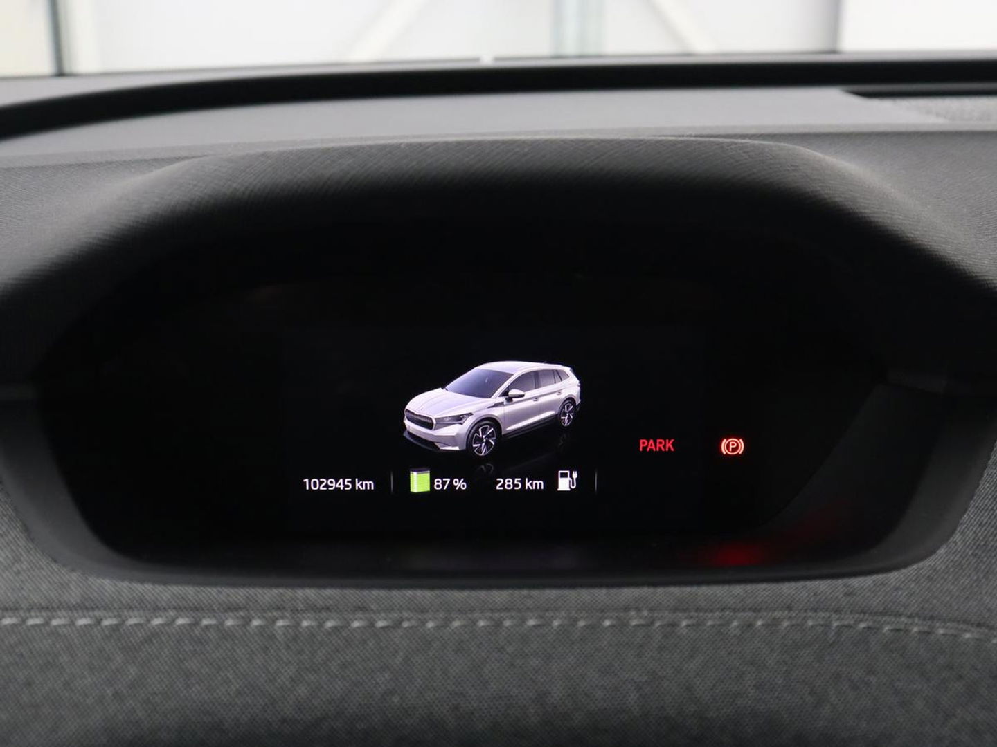 Škoda Enyaq iV 60 | Camera | Carplay | Keyless | Half leder | Navigatie | Full LED | Climate control | Cruise control | Parkeerhulp | Getint glas