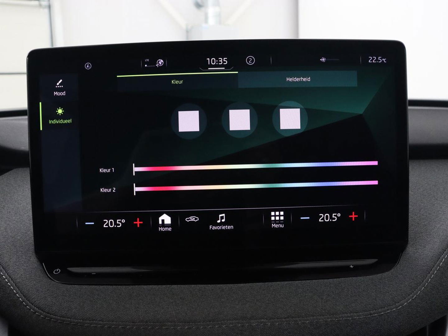 Škoda Enyaq iV 60 | Camera | Carplay | Keyless | Half leder | Navigatie | Full LED | Climate control | Cruise control | Parkeerhulp | Getint glas