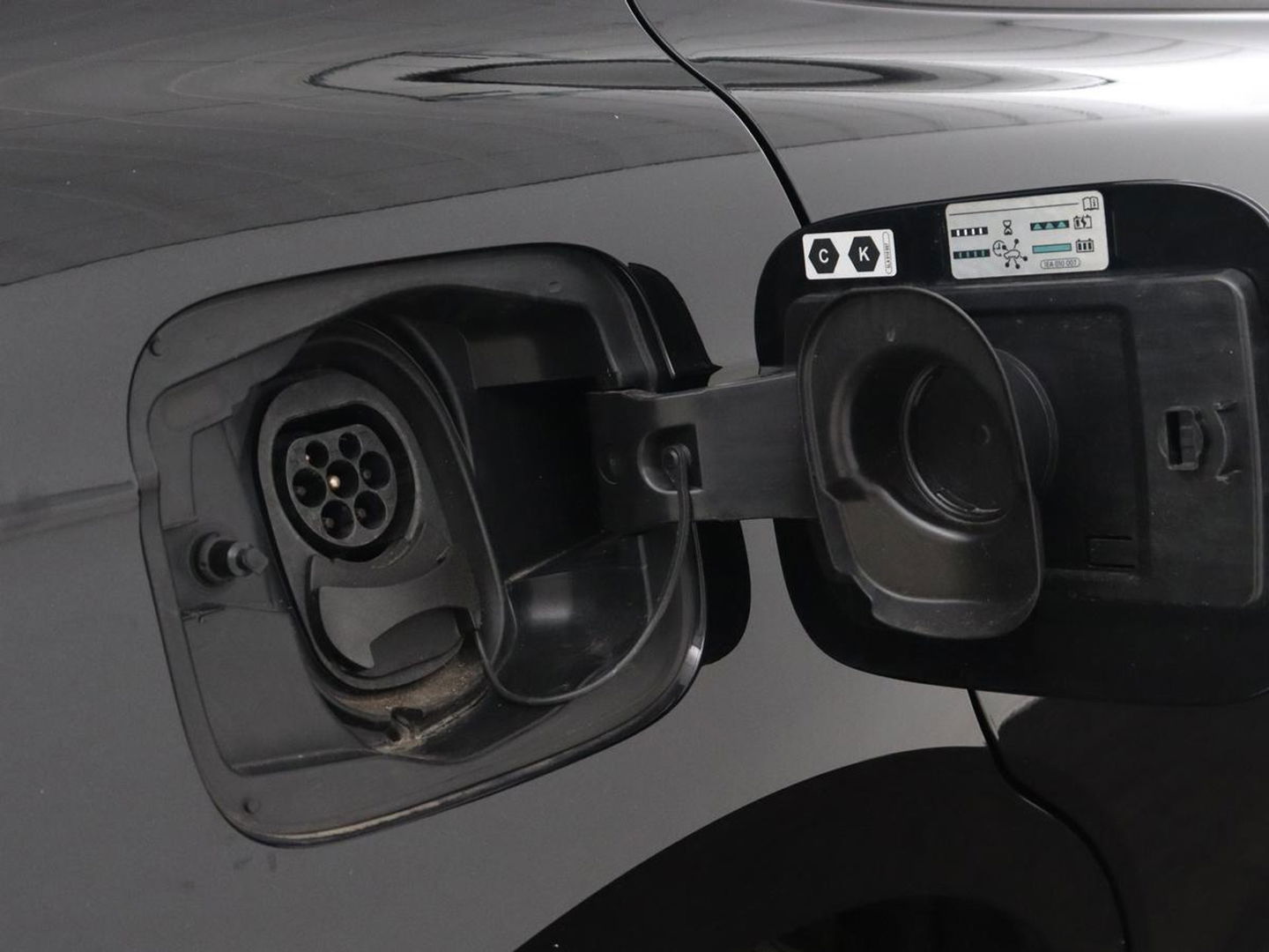 Škoda Enyaq iV 60 | Camera | Carplay | Keyless | Half leder | Navigatie | Full LED | Climate control | Cruise control | Parkeerhulp | Getint glas