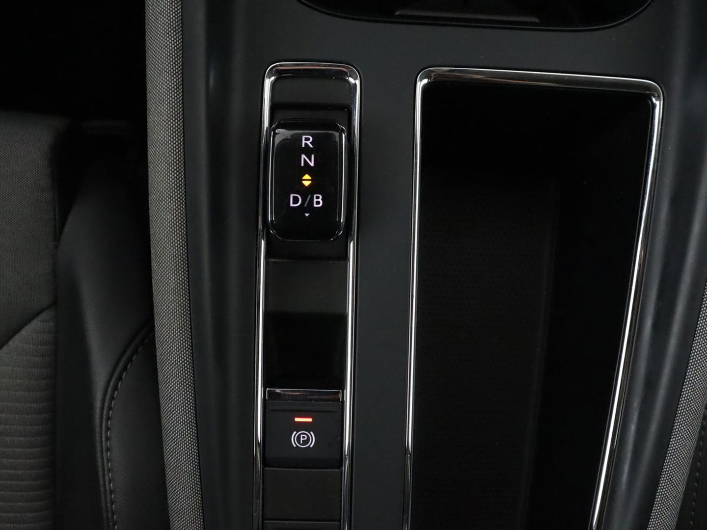 Škoda Enyaq iV 60 | Camera | Carplay | Keyless | Half leder | Navigatie | Full LED | Climate control | Cruise control | Parkeerhulp | Getint glas