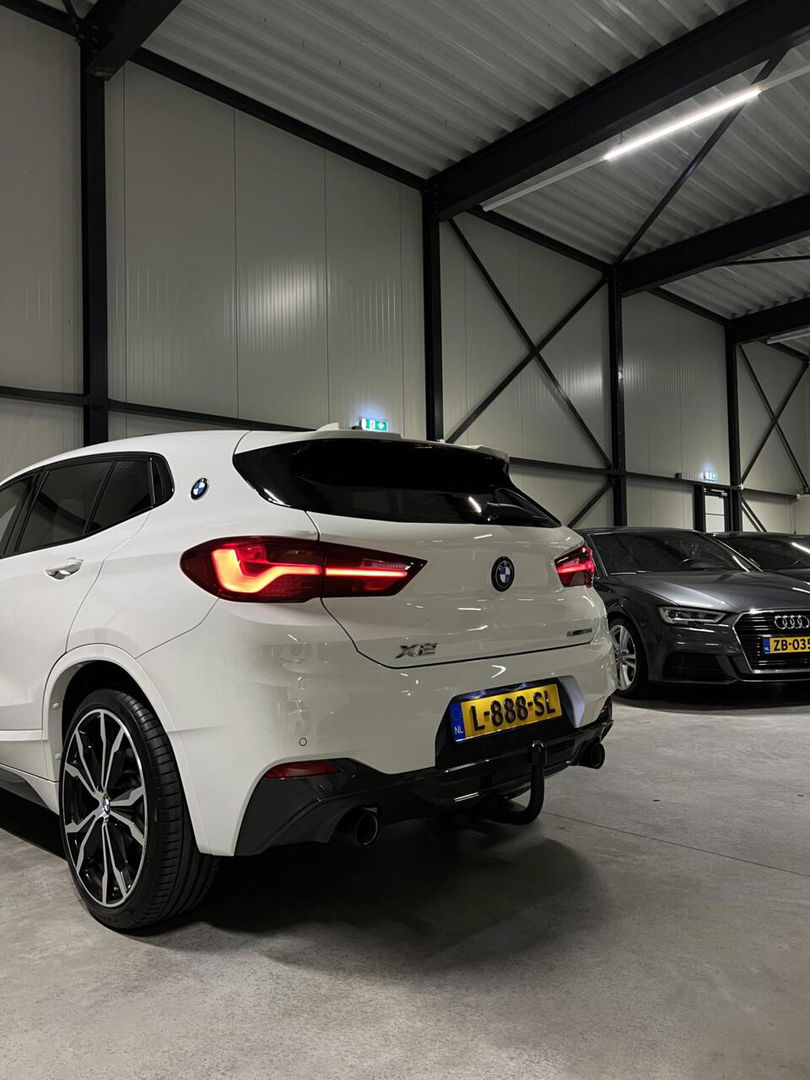 BMW X2 sDrive20i M-sport 178PK Pano Trekhaak Sfeer Head-up