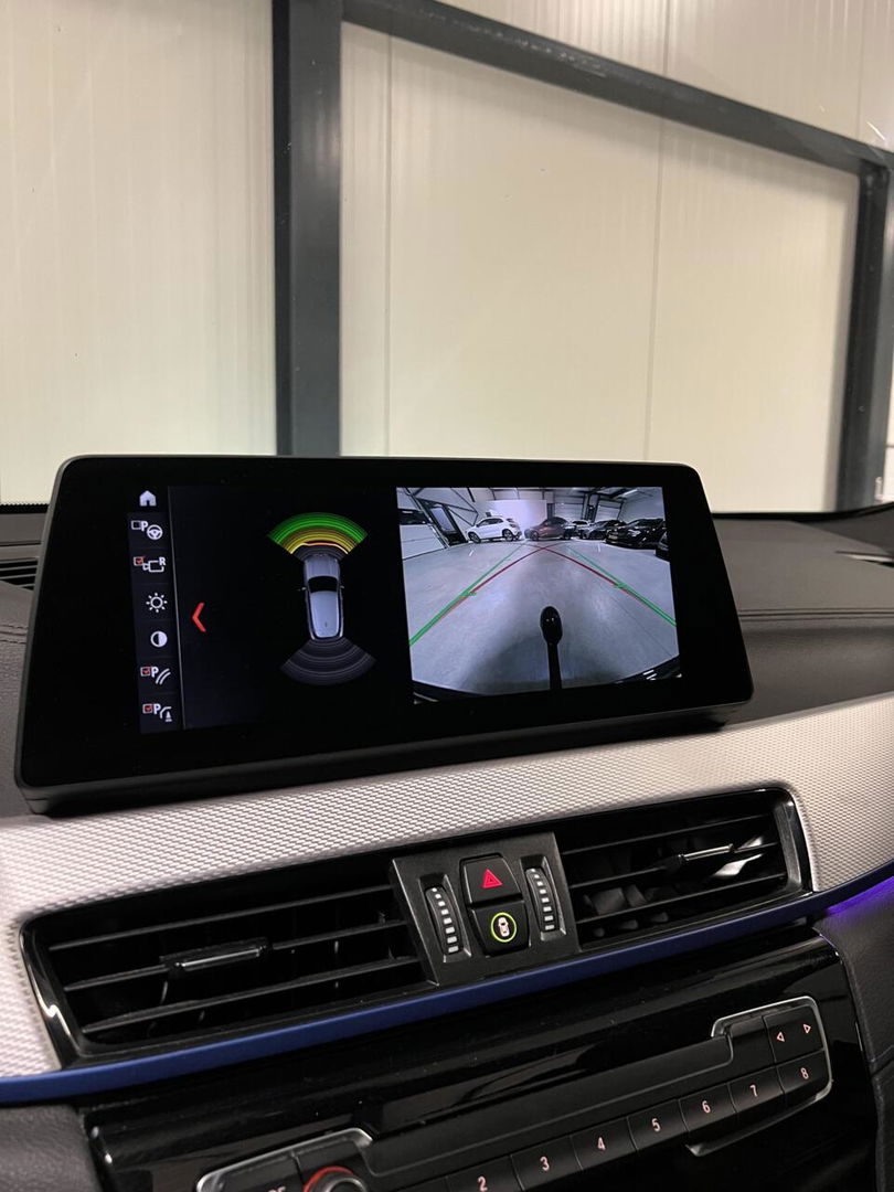 BMW X2 sDrive20i M-sport 178PK Pano Trekhaak Sfeer Head-up
