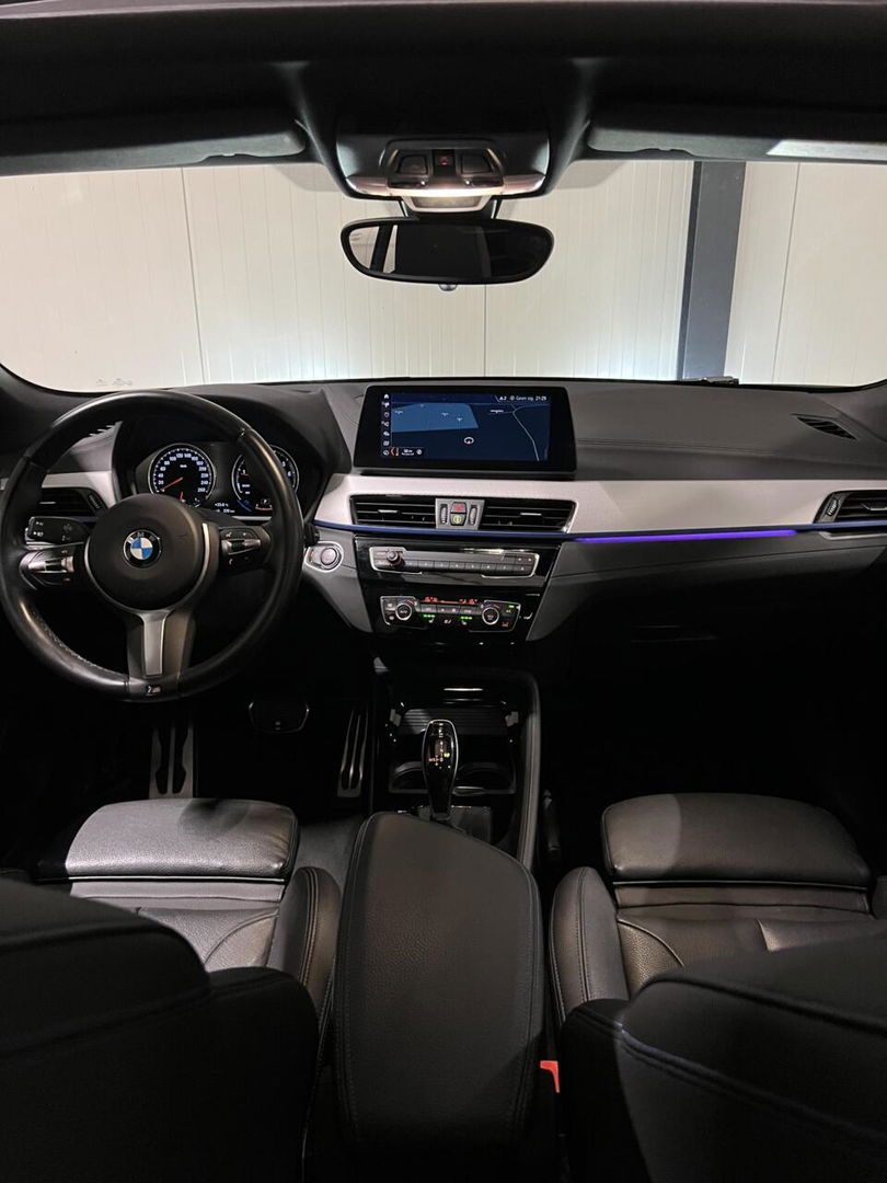 BMW X2 sDrive20i M-sport 178PK Pano Trekhaak Sfeer Head-up