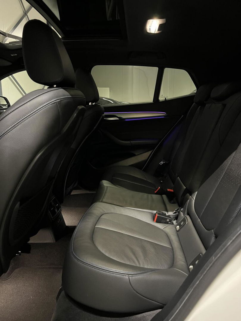 BMW X2 sDrive20i M-sport 178PK Pano Trekhaak Sfeer Head-up