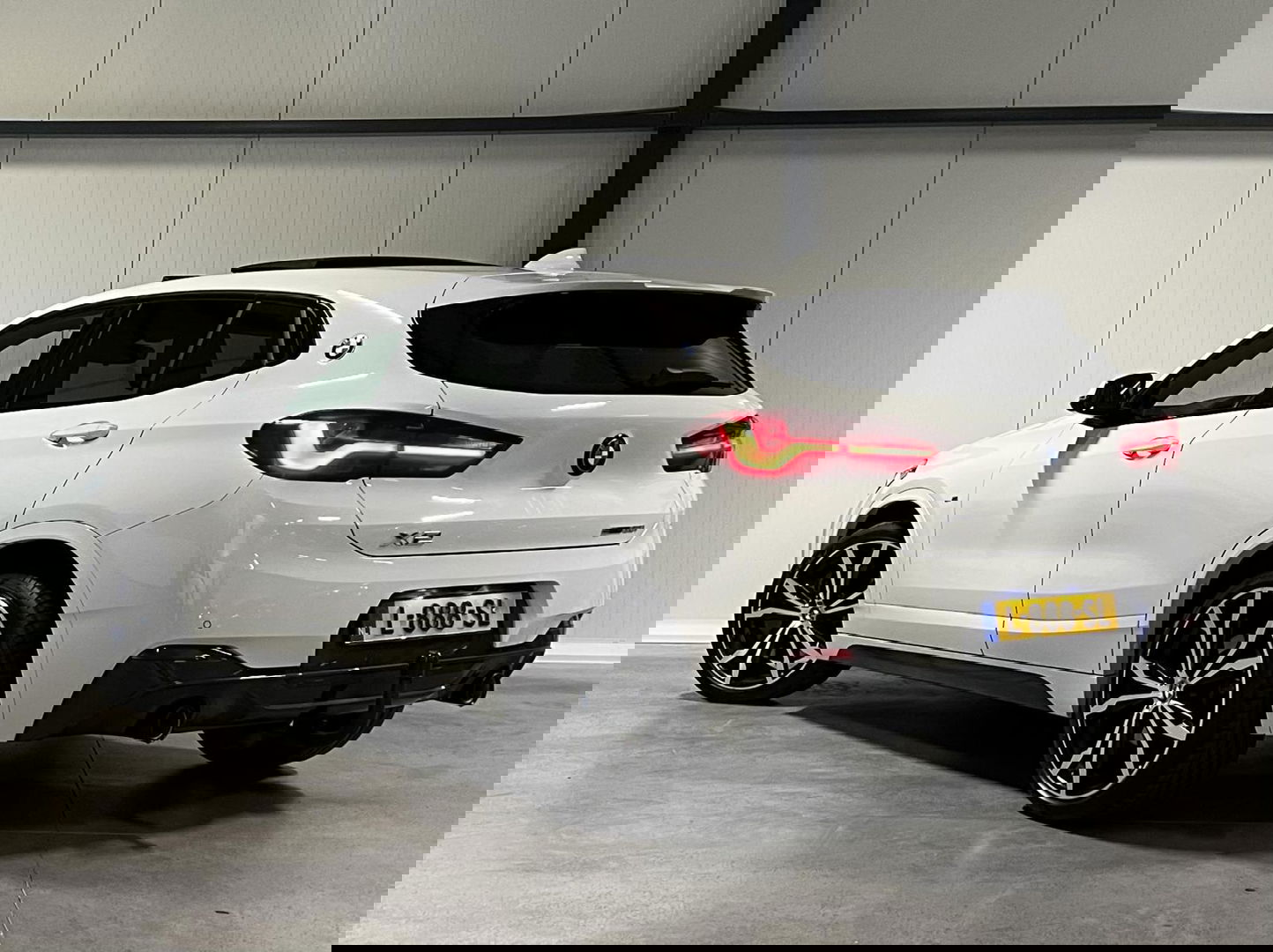 BMW X2 sDrive20i M-sport 178PK Pano Trekhaak Sfeer Head-up