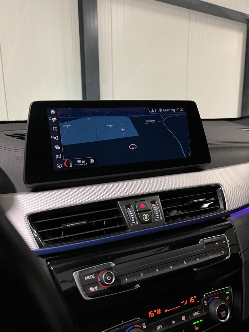 BMW X2 sDrive20i M-sport 178PK Pano Trekhaak Sfeer Head-up