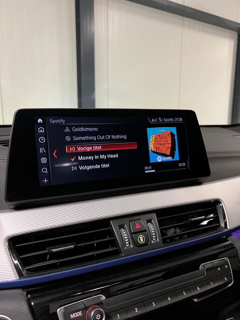 BMW X2 sDrive20i M-sport 178PK Pano Trekhaak Sfeer Head-up