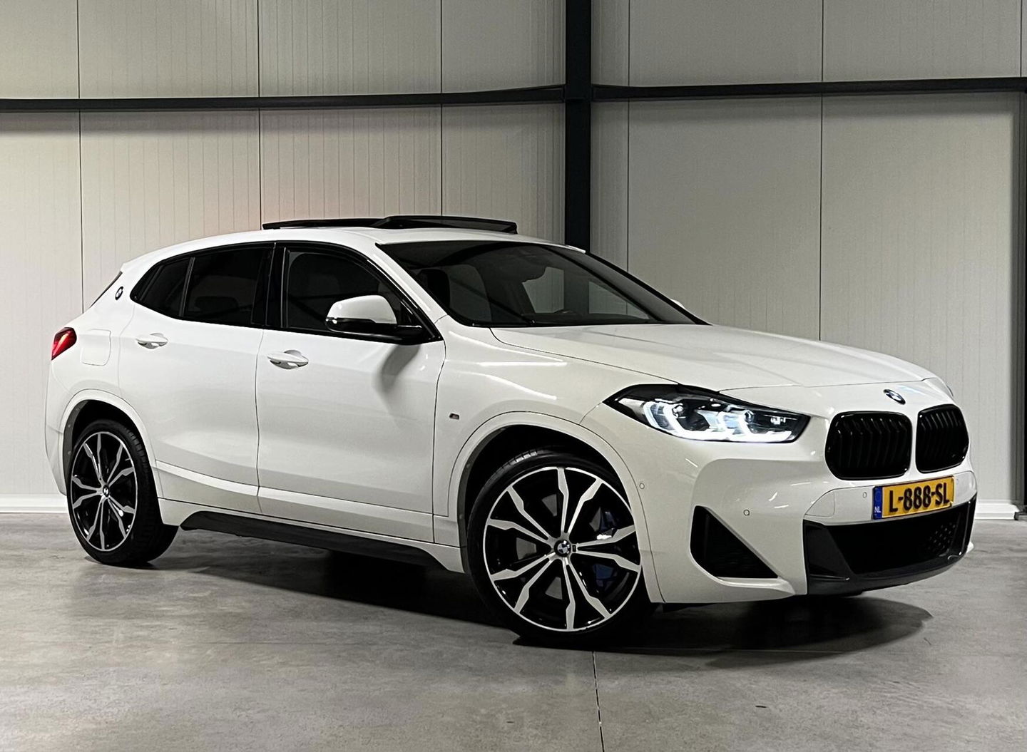 BMW X2 sDrive20i M-sport 178PK Pano Trekhaak Sfeer Head-up