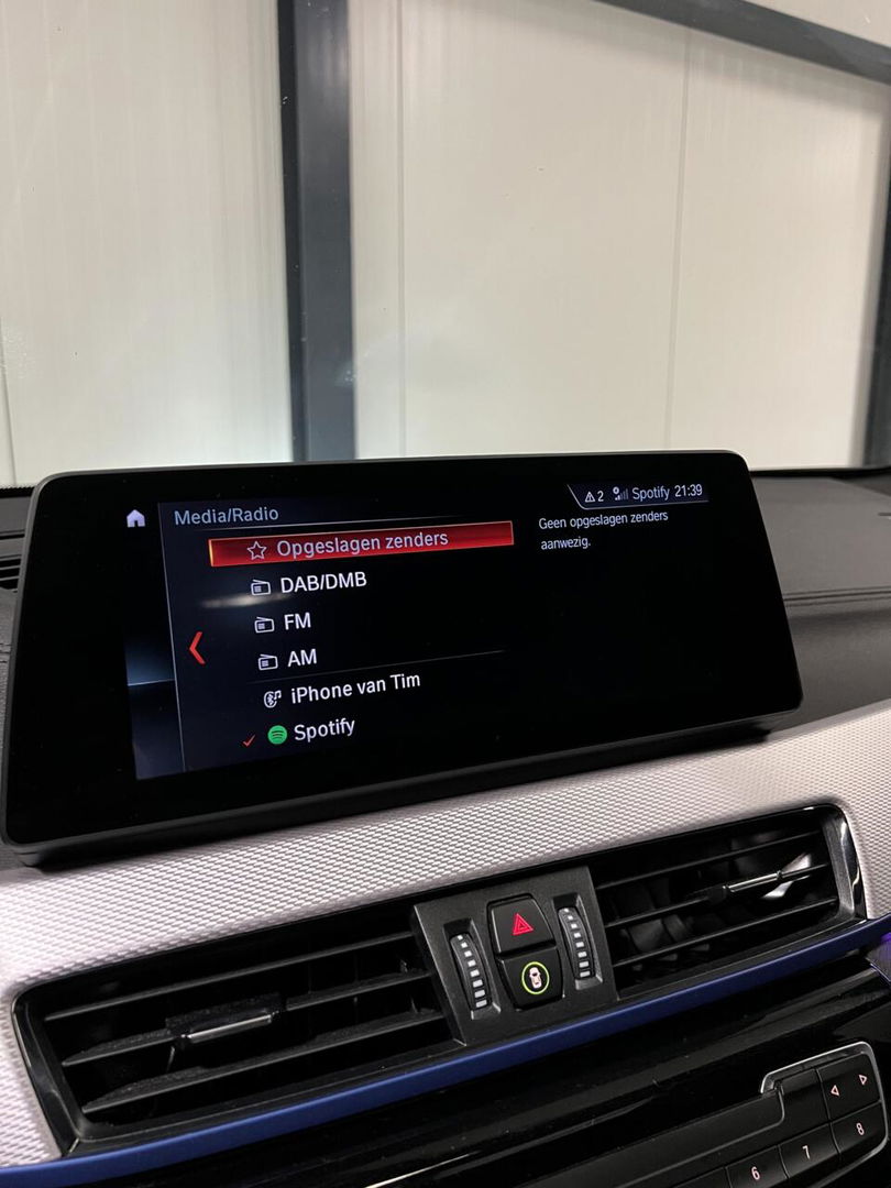 BMW X2 sDrive20i M-sport 178PK Pano Trekhaak Sfeer Head-up