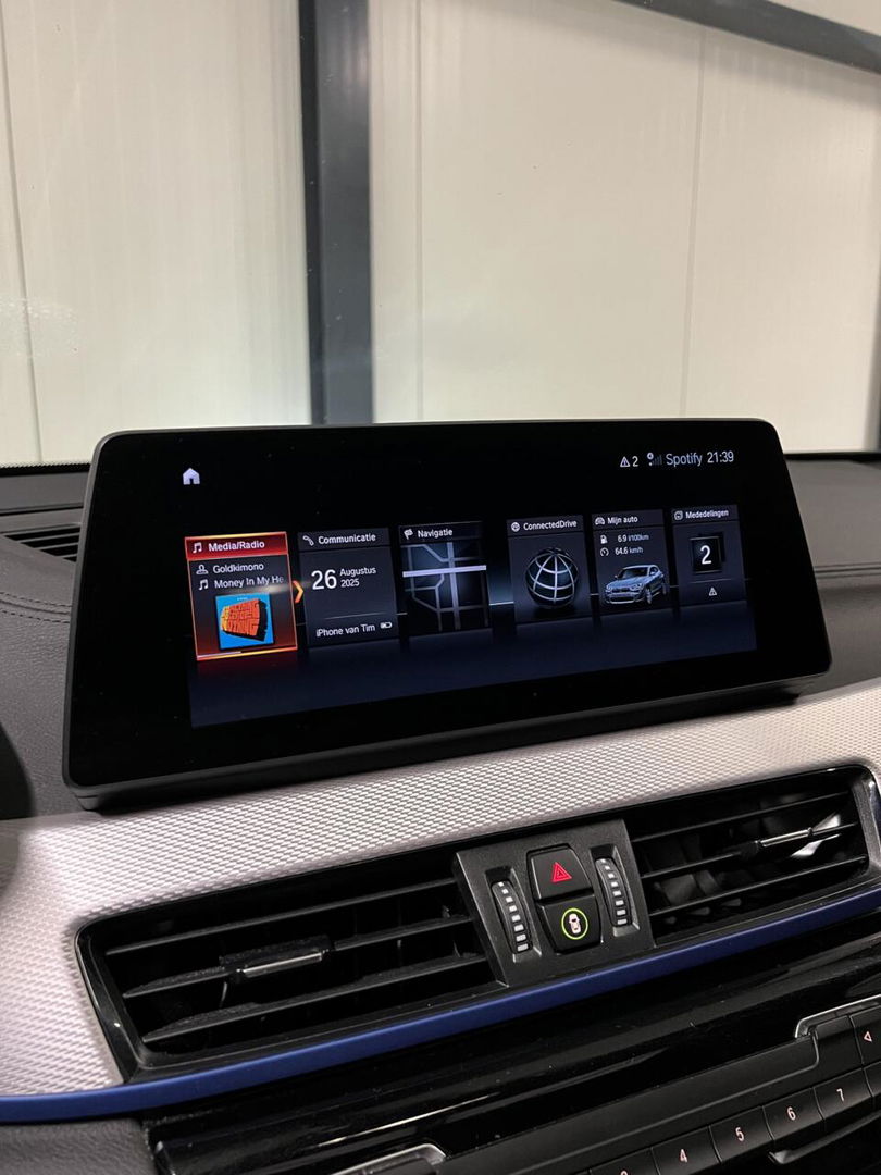 BMW X2 sDrive20i M-sport 178PK Pano Trekhaak Sfeer Head-up