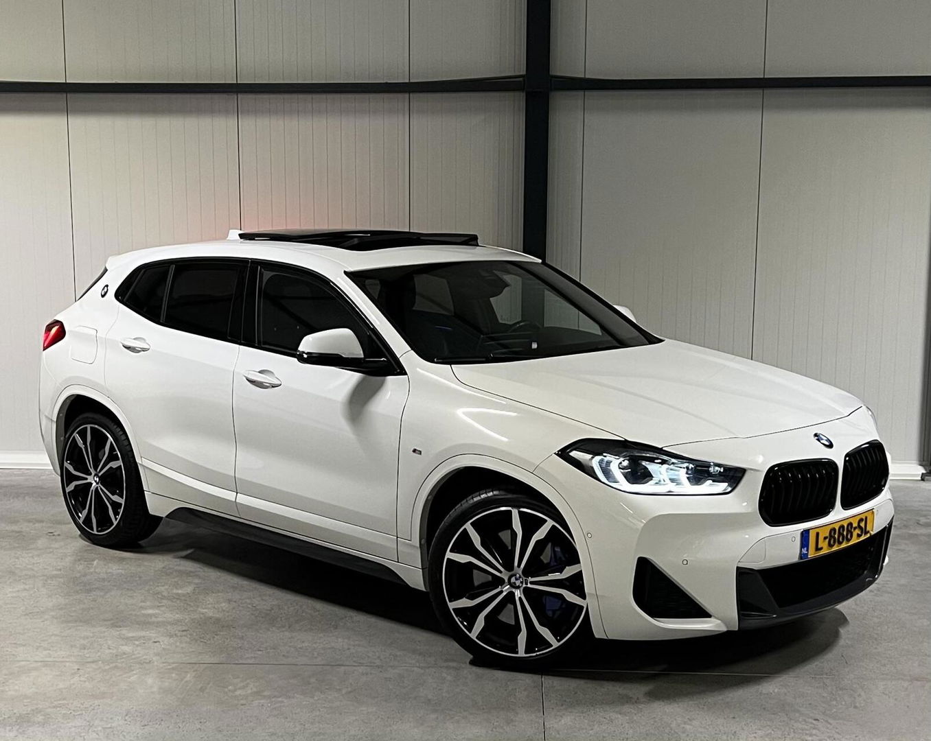 BMW X2 sDrive20i M-sport 178PK Pano Trekhaak Sfeer Head-up