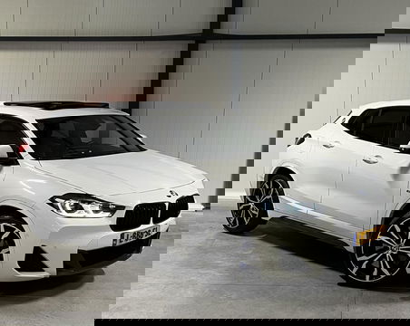 BMW X2 sDrive20i M-sport 178PK Pano Trekhaak Sfeer Head-up
