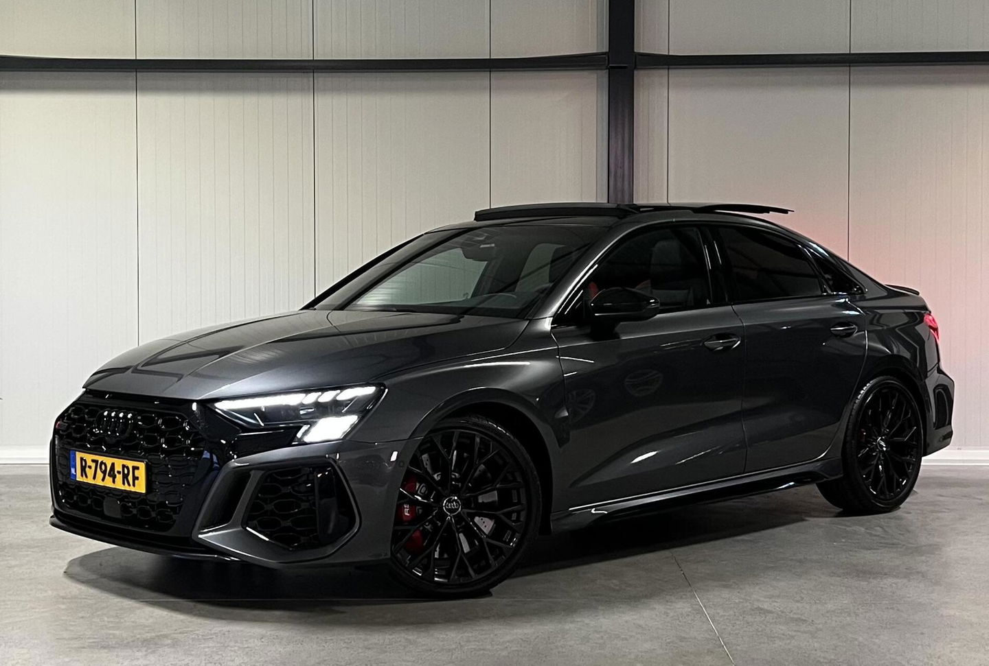 Audi RS3 2.5 TFSI RS3 Limousine Akrapovic Pano B&O Org. NL