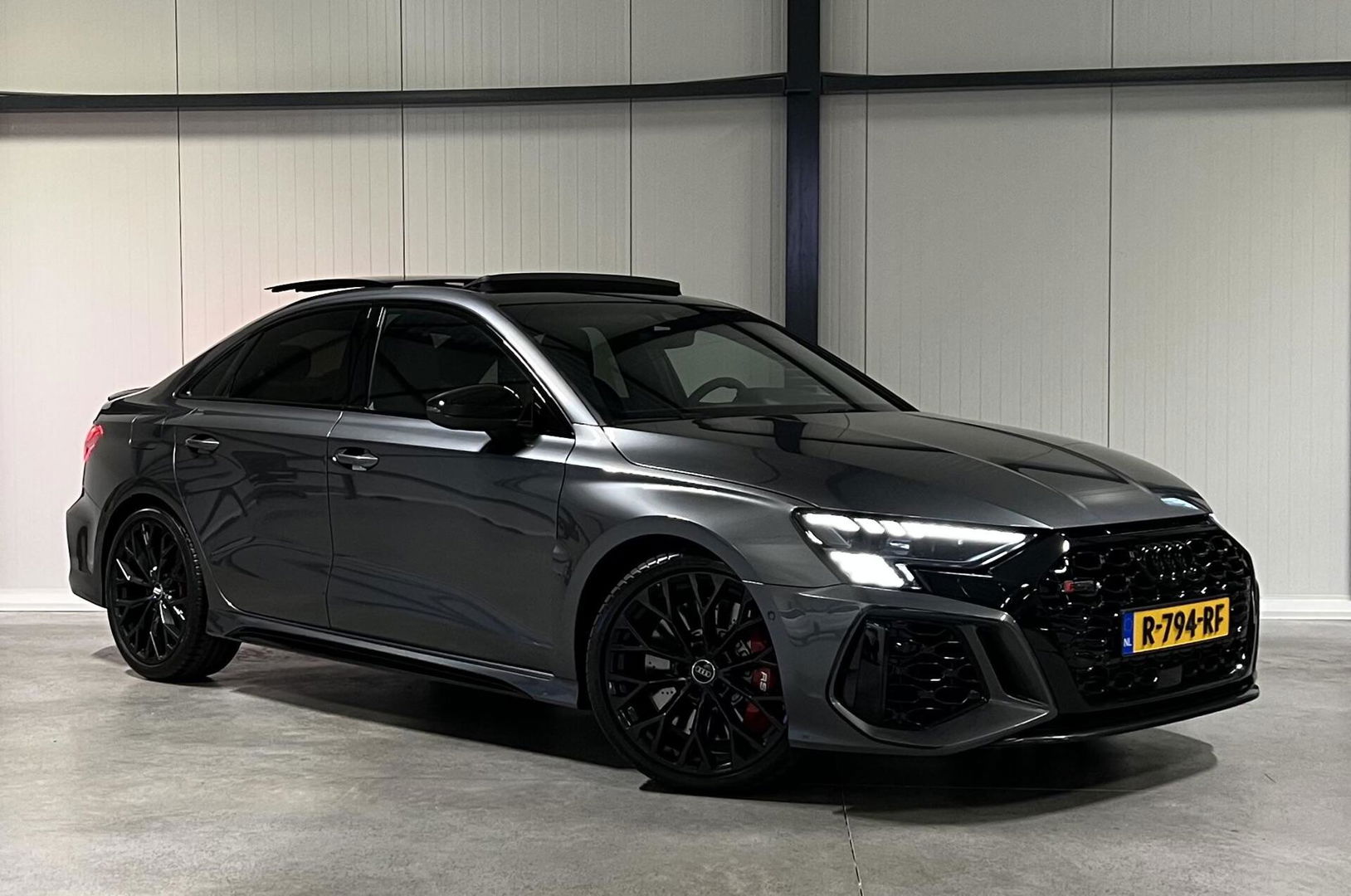 Audi RS3 2.5 TFSI RS3 Limousine Akrapovic Pano B&O Org. NL