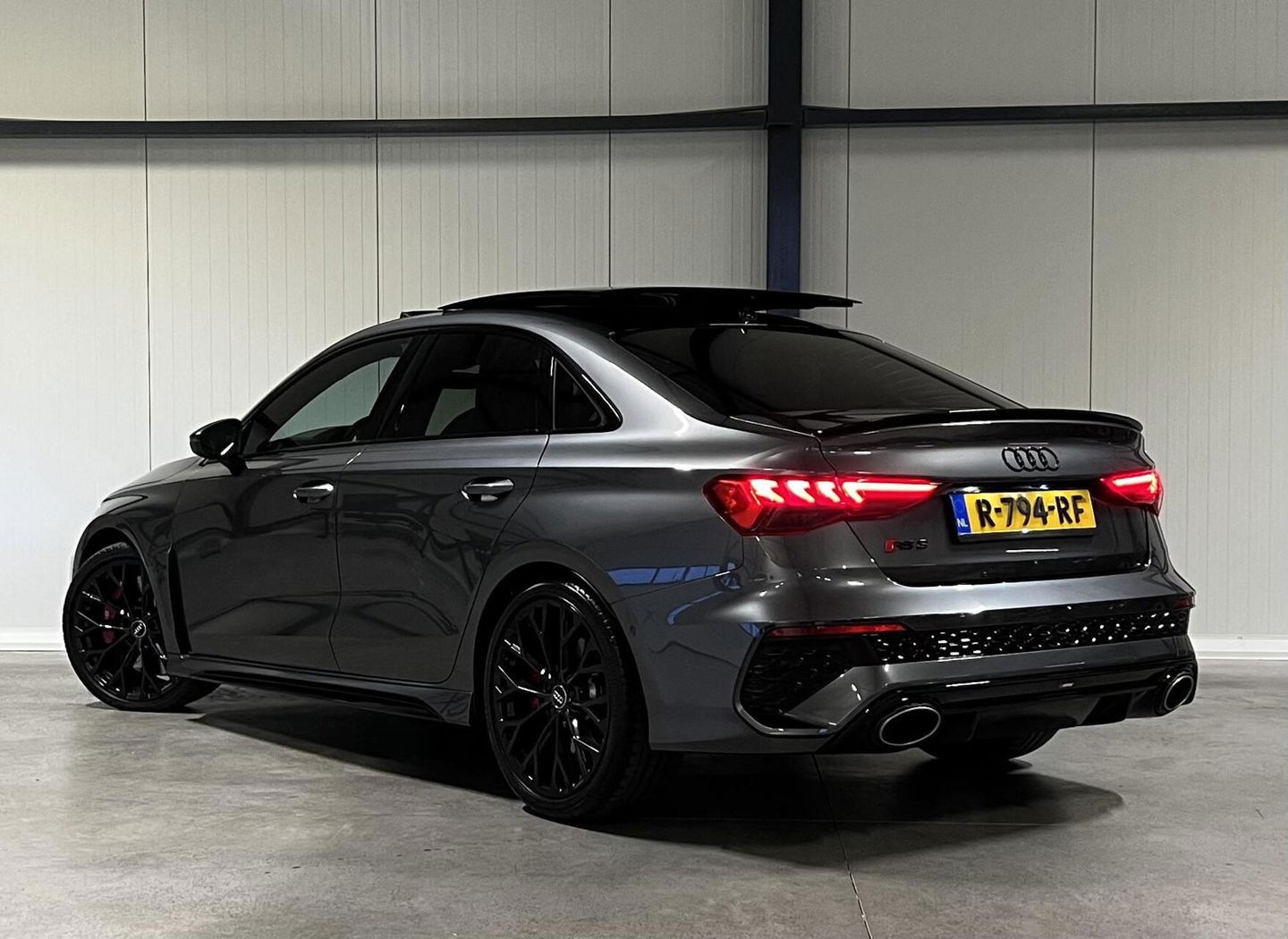 Audi RS3 2.5 TFSI RS3 Limousine Akrapovic Pano B&O Org. NL