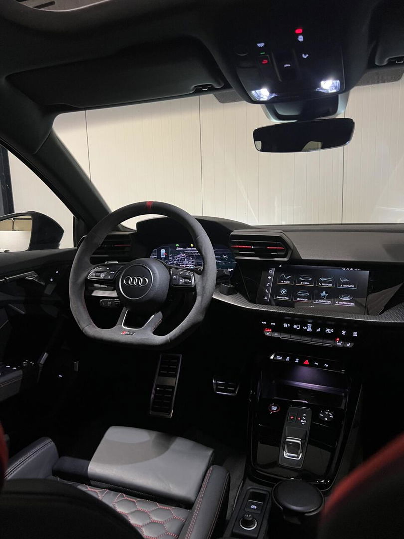 Audi RS3 2.5 TFSI RS3 Limousine Akrapovic Pano B&O Org. NL
