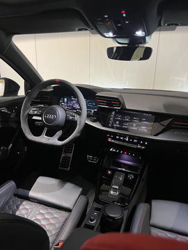 Audi RS3 2.5 TFSI RS3 Limousine Akrapovic Pano B&O Org. NL