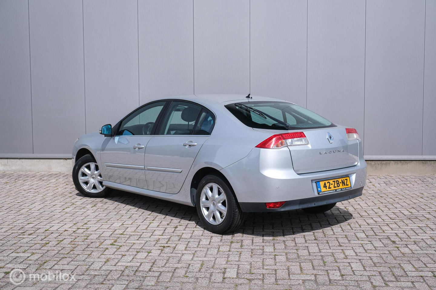 Renault Laguna 2.0 16V Dynamique | Dealer onderhouden | Lage km stand | Navigatie | Zeer nette auto | Clima |