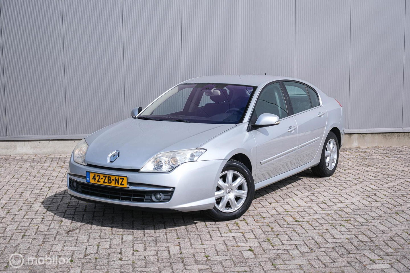 Renault Laguna 2.0 16V Dynamique | Dealer onderhouden | Lage km stand | Navigatie | Zeer nette auto | Clima |