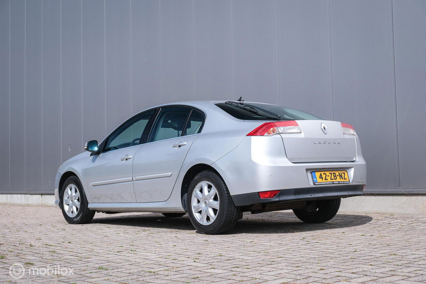 Renault Laguna 2.0 16V Dynamique | Dealer onderhouden | Lage km stand | Navigatie | Zeer nette auto | Clima |