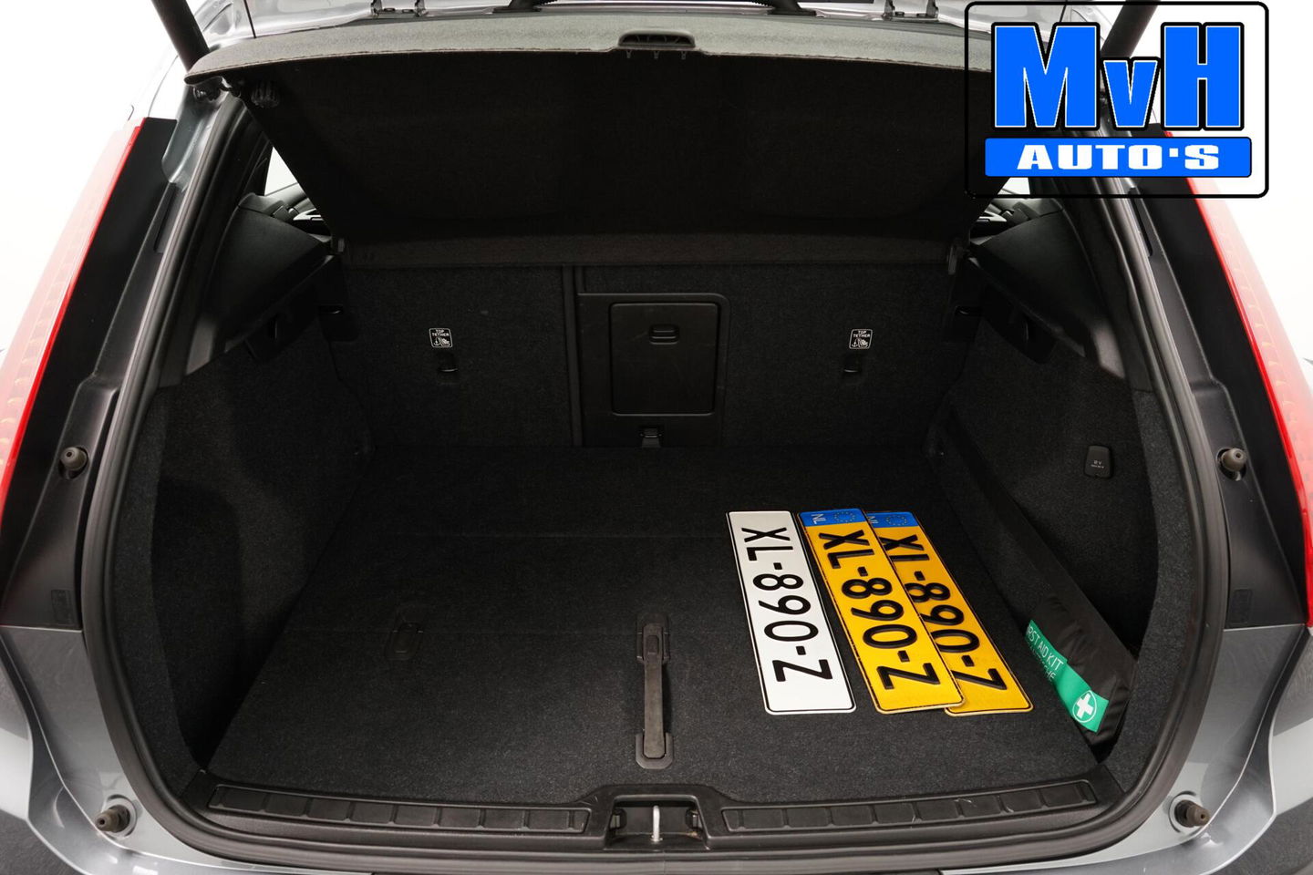 Volvo XC40 2.0 D3 Momentum|LEER|TREKH|CAMERA|STOEL/STUUR.VERW