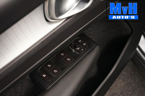 Volvo XC40 2.0 D3 Momentum|LEER|TREKH|CAMERA|STOEL/STUUR.VERW