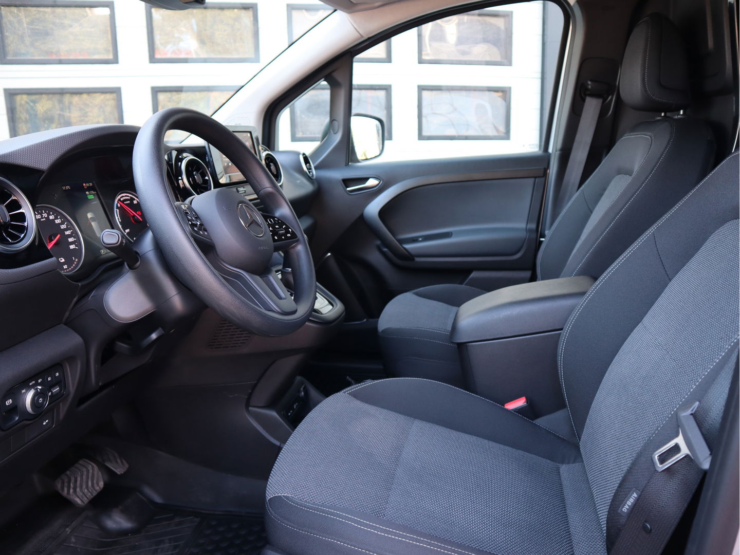 Mercedes-Benz eCitan 112 Pro L2 Lang - 51 kWh AC 22 kWh Laden - Trekhaak