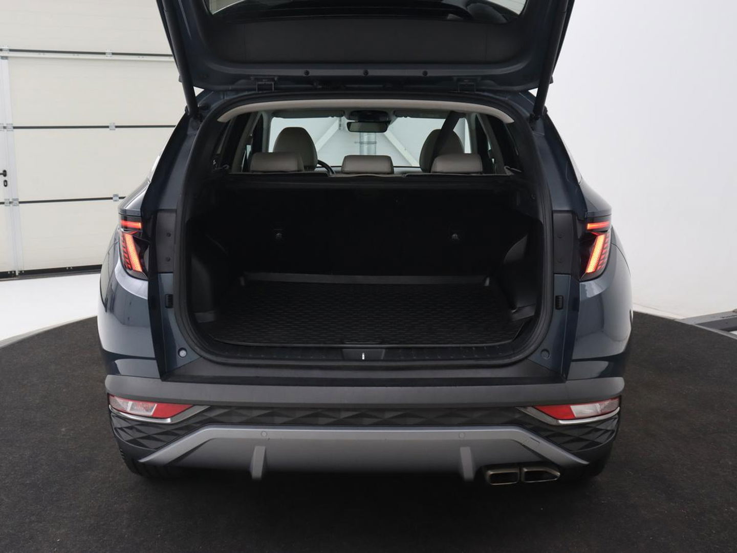 Hyundai Tucson 1.6 T-GDI PHEV Premium Sky 4WD | Panoramadak | Stoelventilatie | Leder | 360 Camera | Krell Audio | Adaptive cruise | Achterbankverwarming | Carplay | Memory | Plug In