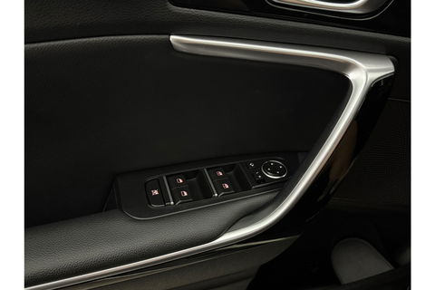 Kia pro_cee'd 1.5 T-GDi MHEV GT-Line 170PK Pano LED Carplay Camera Clima Cruise Navi PDC Trekhaak 17"LMV