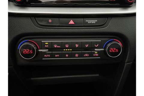 Kia pro_cee'd 1.5 T-GDi MHEV GT-Line 170PK Pano LED Carplay Camera Clima Cruise Navi PDC Trekhaak 17"LMV