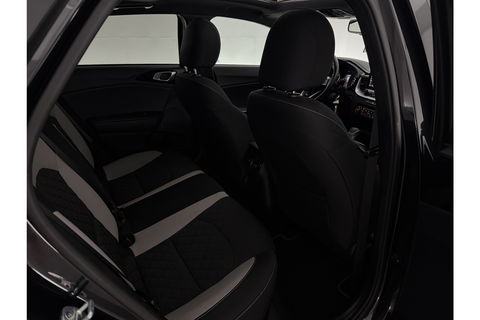Kia pro_cee'd 1.5 T-GDi MHEV GT-Line 170PK Pano LED Carplay Camera Clima Cruise Navi PDC Trekhaak 17"LMV