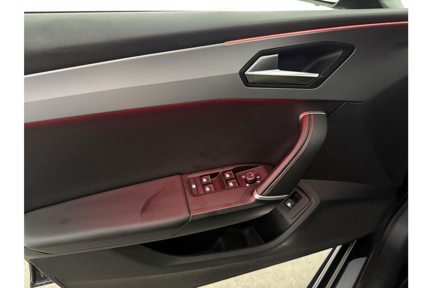 SEAT Leon 1.4 TSI 225PK eHybrid PHEV FR LED Sfeer Carplay Camera ACC Clima Virtual Trekhaak PDC 18"LMV