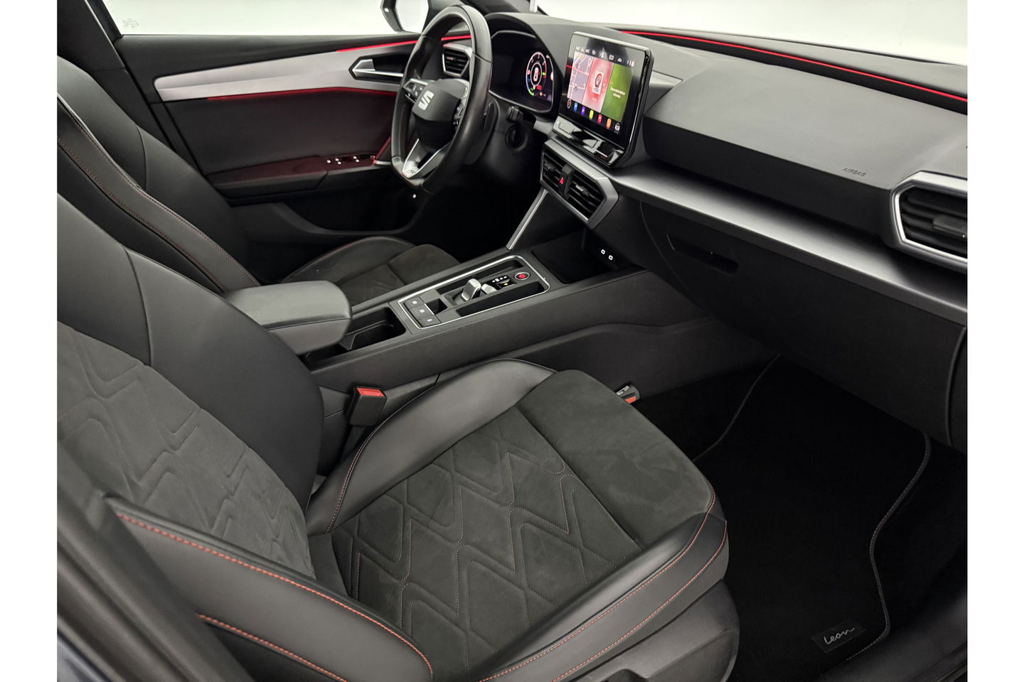SEAT Leon 1.4 TSI 225PK eHybrid PHEV FR LED Sfeer Carplay Camera ACC Clima Virtual Trekhaak PDC 18"LMV