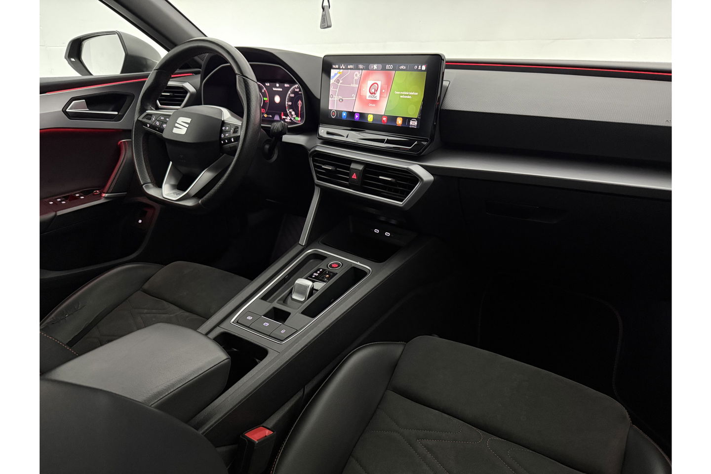 SEAT Leon 1.4 TSI 225PK eHybrid PHEV FR LED Sfeer Carplay Camera ACC Clima Virtual Trekhaak PDC 18"LMV