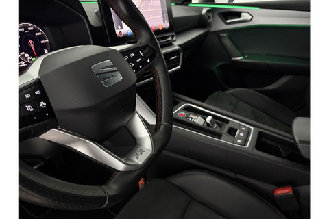 SEAT Leon 1.4 TSI 225PK eHybrid PHEV FR LED Sfeer Carplay Camera ACC Clima Virtual Trekhaak PDC 18"LMV