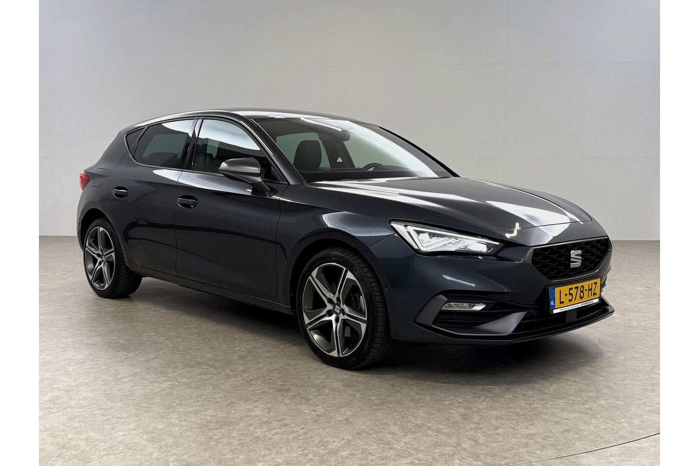 SEAT Leon 1.4 TSI 225PK eHybrid PHEV FR LED Sfeer Carplay Camera ACC Clima Virtual Trekhaak PDC 18"LMV