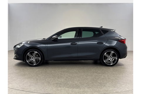 SEAT Leon 1.4 TSI 225PK eHybrid PHEV FR LED Sfeer Carplay Camera ACC Clima Virtual Trekhaak PDC 18"LMV