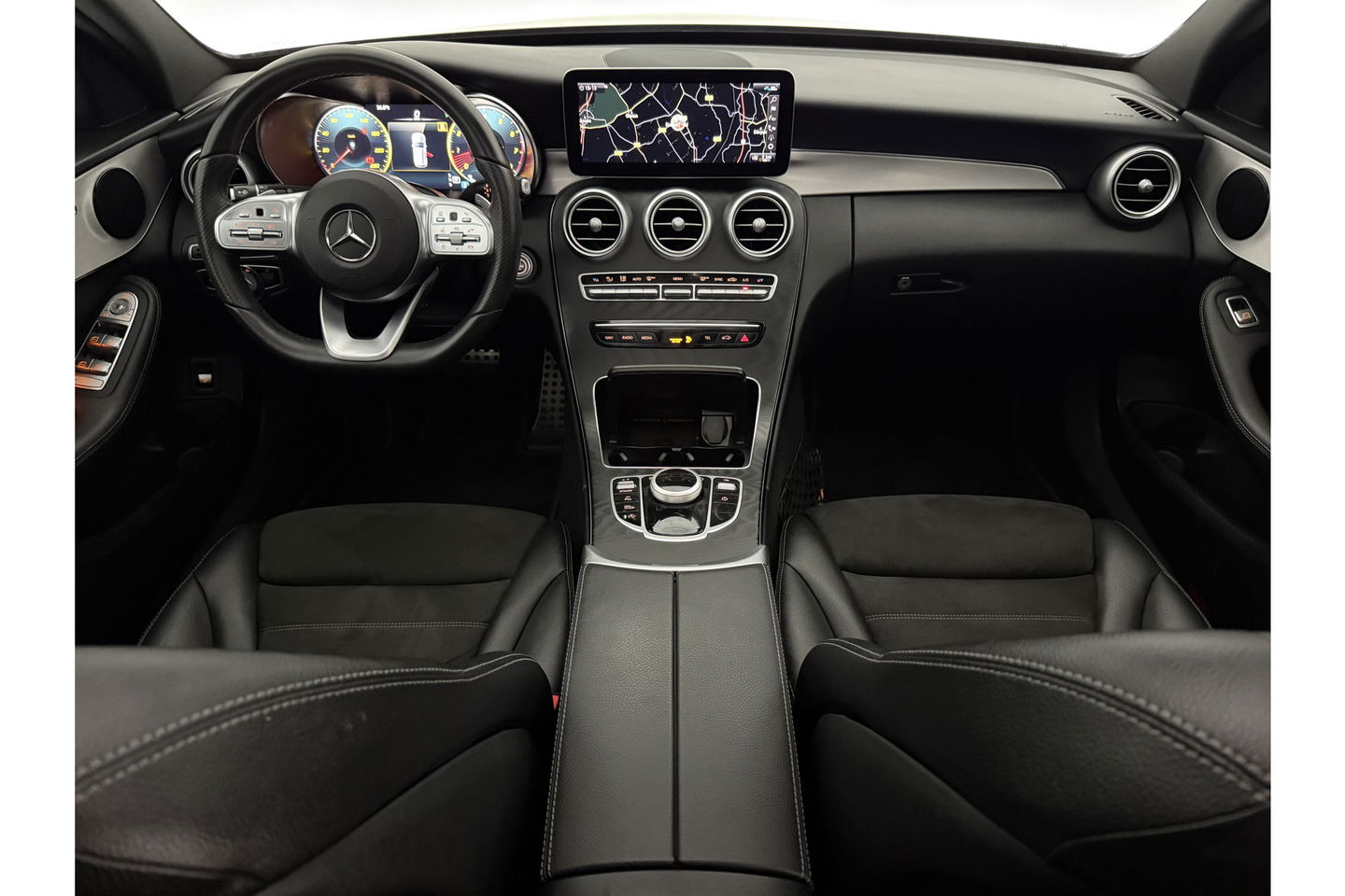 Mercedes-Benz C-Klasse 180 AMG 157PK Pano LED Camera Virtual Clima Cruise Navi PDC 18''LMV
