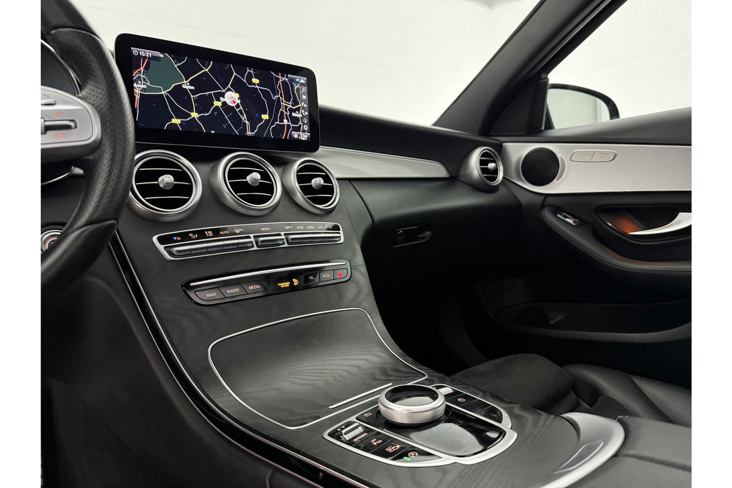Mercedes-Benz C-Klasse 180 AMG 157PK Pano LED Camera Virtual Clima Cruise Navi PDC 18''LMV