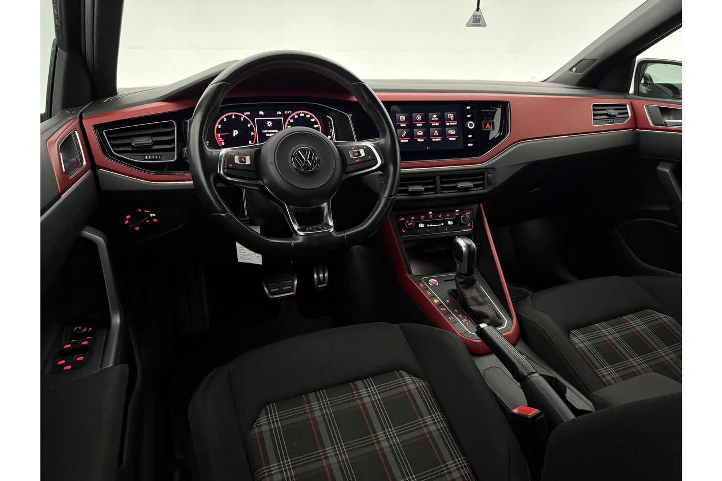 Volkswagen Polo 2.0 TSI GTI 200PK LED DSG Camera Virtual Carplay Clima Cruise PDC 18''LMV