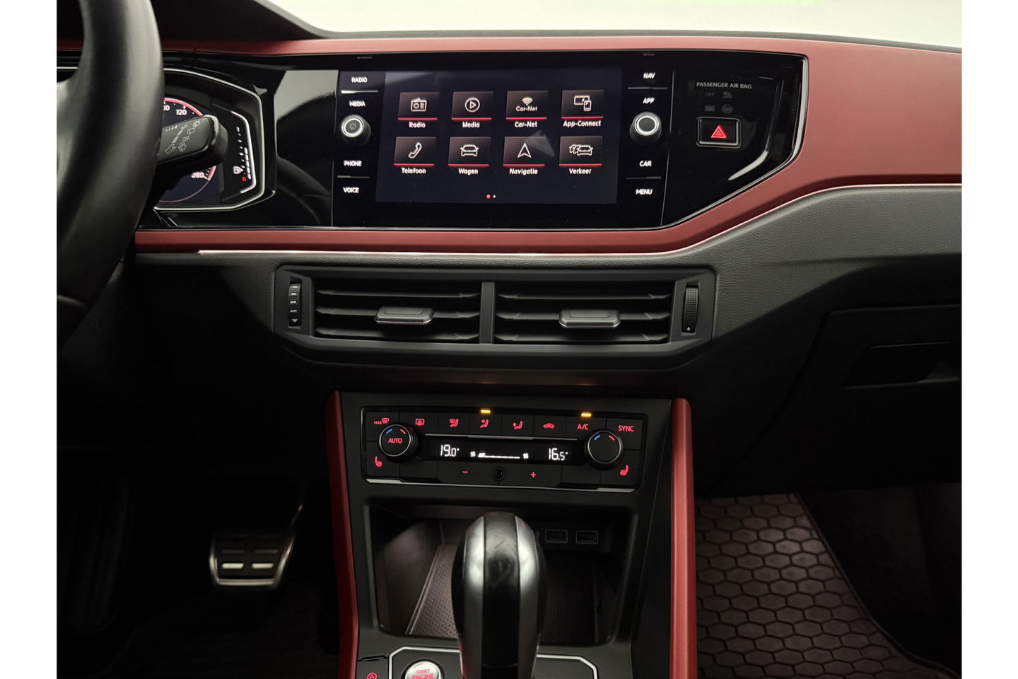 Volkswagen Polo 2.0 TSI GTI 200PK LED DSG Camera Virtual Carplay Clima Cruise PDC 18''LMV