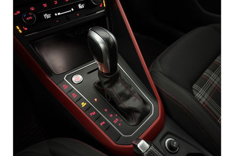 Volkswagen Polo 2.0 TSI GTI 200PK LED DSG Camera Virtual Carplay Clima Cruise PDC 18''LMV