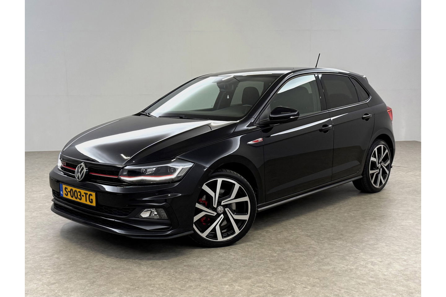 Volkswagen Polo 2.0 TSI GTI 200PK LED DSG Camera Virtual Carplay Clima Cruise PDC 18''LMV