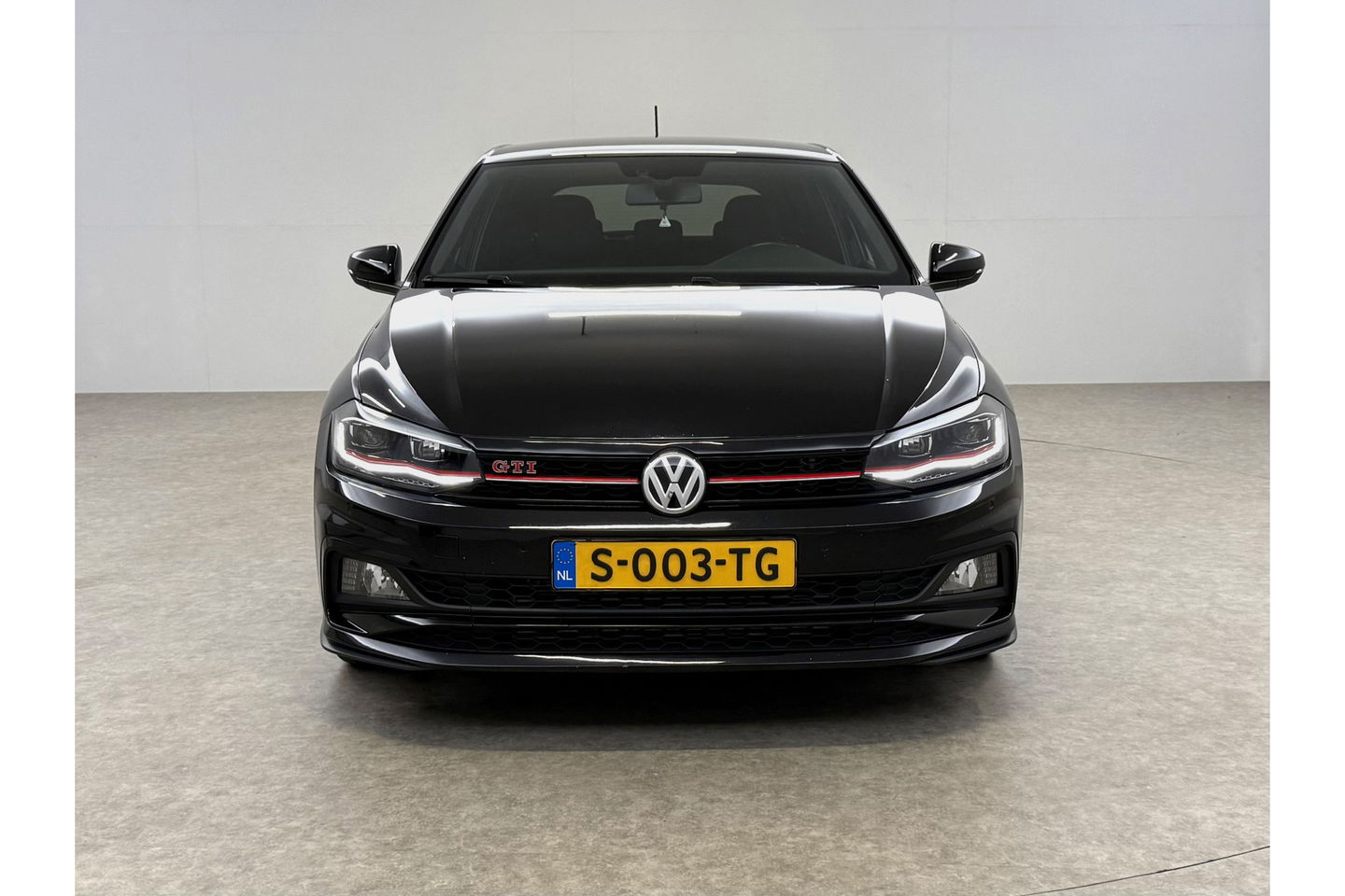 Volkswagen Polo 2.0 TSI GTI 200PK LED DSG Camera Virtual Carplay Clima Cruise PDC 18''LMV