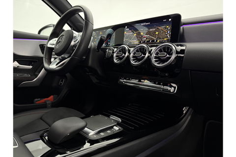 Mercedes-Benz A-Klasse 250 e AMG 235PK Pano Sfeer LED Virtual Camera Memory Carplay Cruise Clima Navi PDC 18"LMV