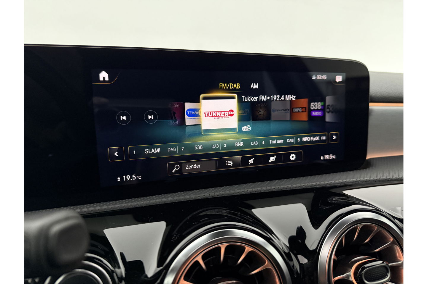 Mercedes-Benz A-Klasse 250 e AMG 235PK Pano Sfeer LED Virtual Camera Memory Carplay Cruise Clima Navi PDC 18"LMV