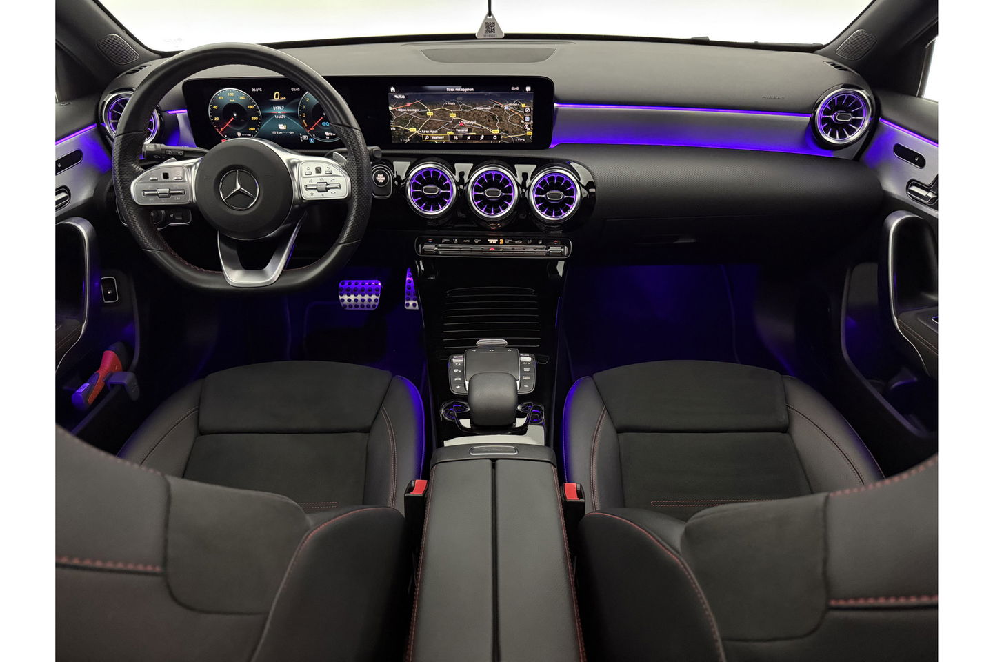 Mercedes-Benz A-Klasse 250 e AMG 235PK Pano Sfeer LED Virtual Camera Memory Carplay Cruise Clima Navi PDC 18"LMV