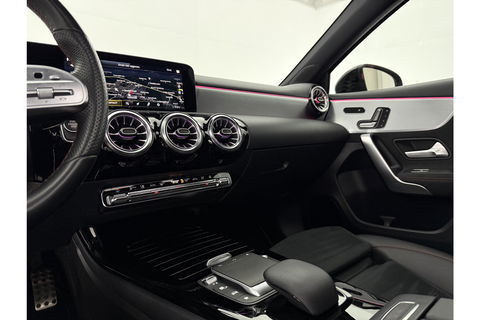 Mercedes-Benz A-Klasse 250 e AMG 235PK Pano Sfeer LED Virtual Camera Memory Carplay Cruise Clima Navi PDC 18"LMV