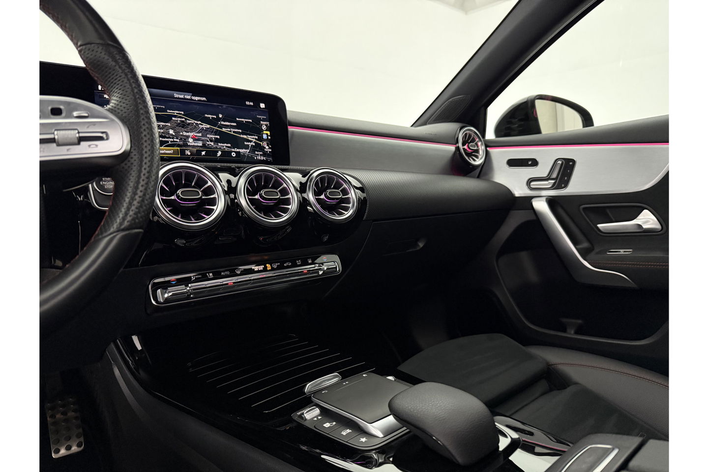Mercedes-Benz A-Klasse 250 e AMG 235PK Pano Sfeer LED Virtual Camera Memory Carplay Cruise Clima Navi PDC 18"LMV