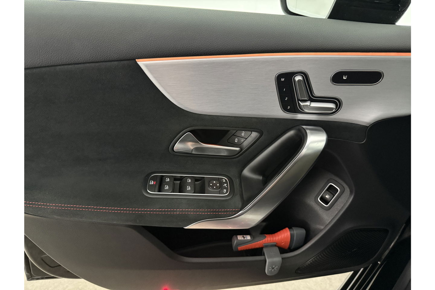 Mercedes-Benz A-Klasse 250 e AMG 235PK Pano Sfeer LED Virtual Camera Memory Carplay Cruise Clima Navi PDC 18"LMV